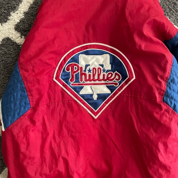 Phillies Majestic Heavyweight Winter Jacket - Picture 3 of 5